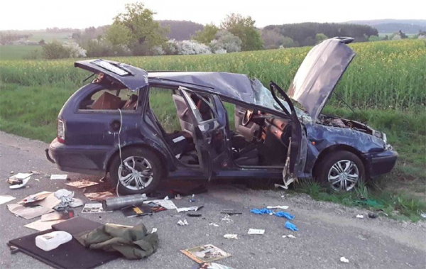 Tři zranění po nehodě osobního vozidla na Žďársku