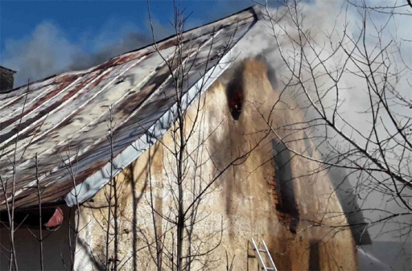 Ve Stonařově na Jihlavsku shořel rodinný dům