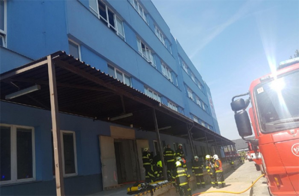Deset zraněných po požáru v Jihlavě