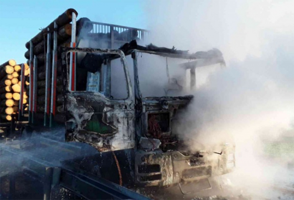 U obce Markvartice hořel nákladní vůz, škoda se vyšplhala na téměř dva miliony korun
