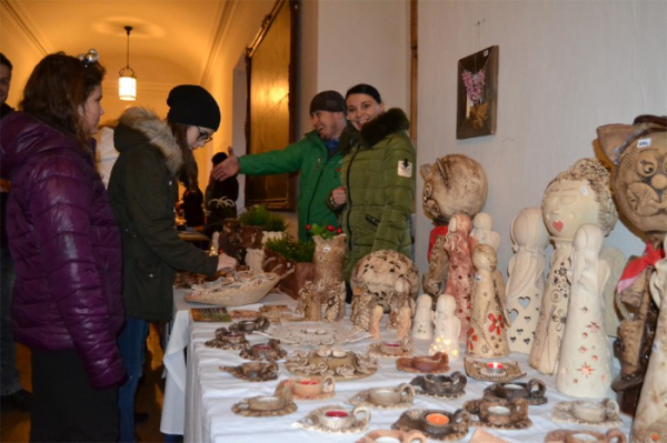 Vánoční trh na žďárském zámku láká tradičně tisíce lidí na neopakovatelnou atmosféru