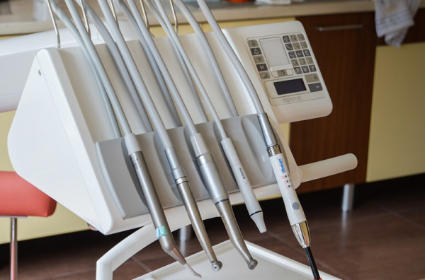 První tři města na Vysočině našla nové zubaře a požádala o krajské dotace na vybavení jejich ordinací