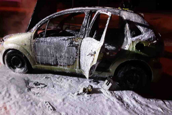 Požár osobního vozu v Pístově způsobil škody za 50 tisíc korun
