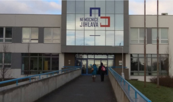 Jihlavská nemocnice zakázala návštěvy