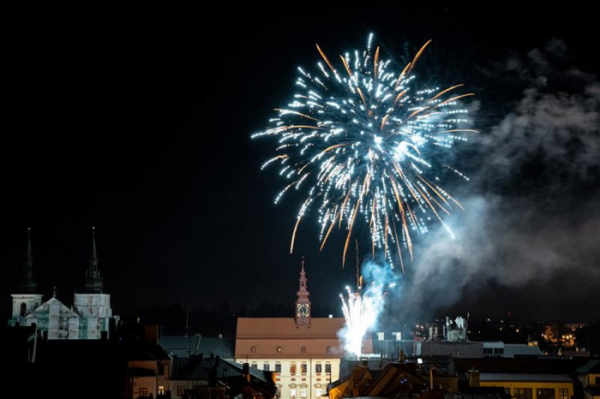 Jihlavské novoroční oslavy s vůní svařáku a ohňostrojem