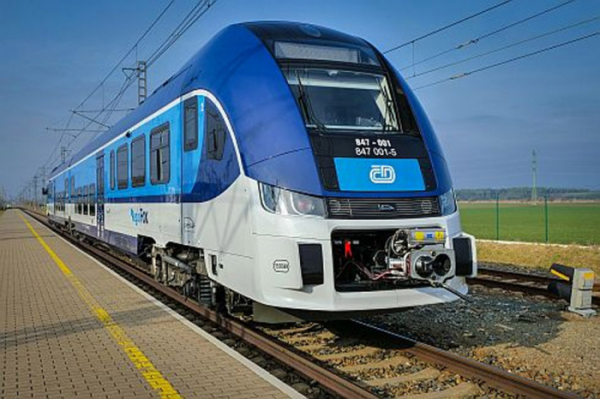 ČD: Nové vlaky pro regionální dopravu budou poháněny motory Rolls-Royce, testují se ve Velimi